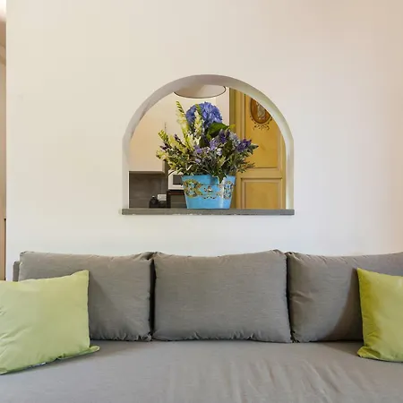 Hostly - Paradise Holiday House - Private Garden *