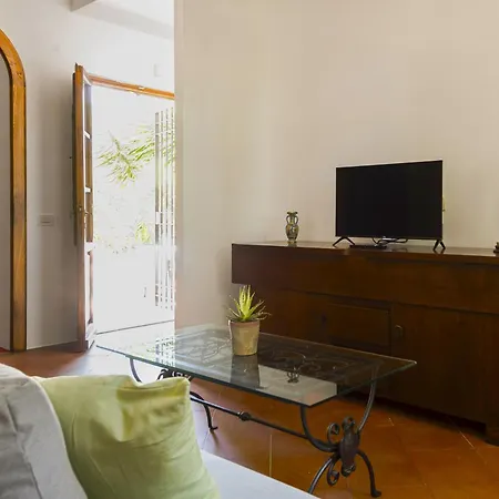 公寓 Hostly - Paradise Holiday House - Private Garden