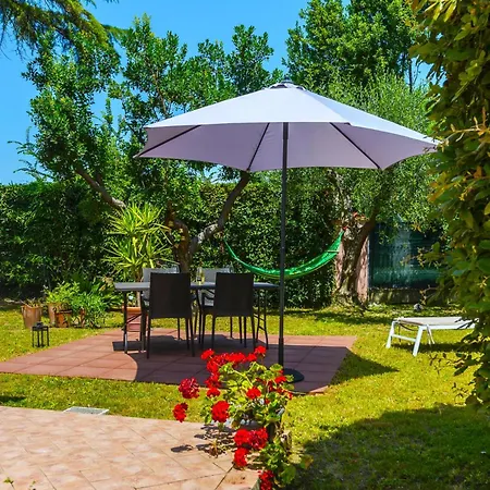 公寓 Hostly - Paradise Holiday House - Private Garden